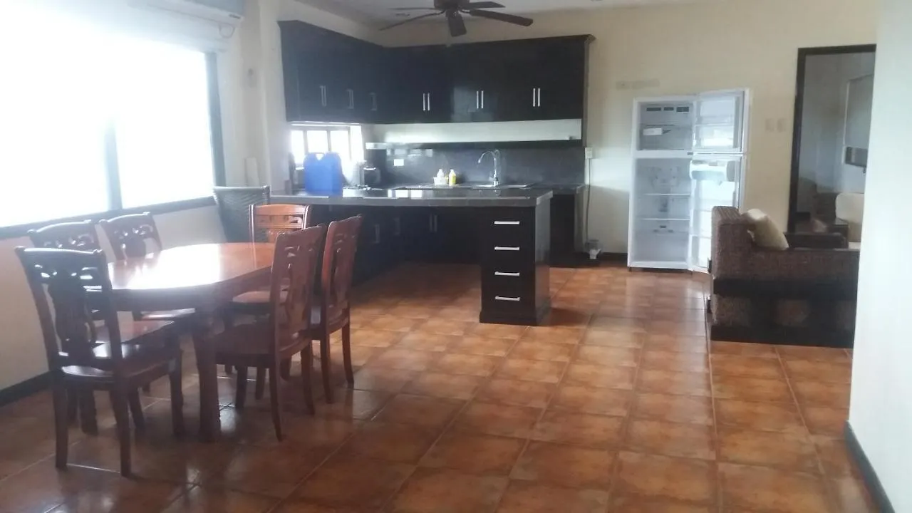 Boomerang Hotel Angeles Philippines