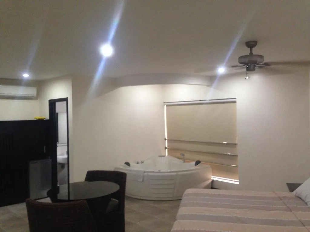 Boomerang Hotel Angeles